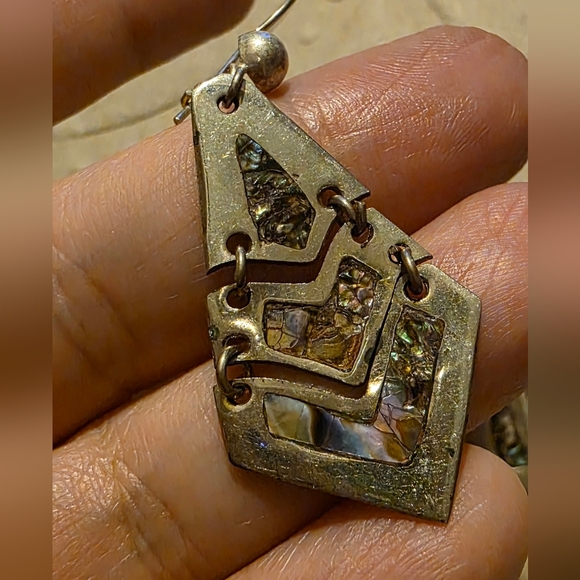 Vintage 60s Era 3 Tier Earrings - Artisan  Crafted In Mexico Abalone & Alpaca - Picture 5 of 9